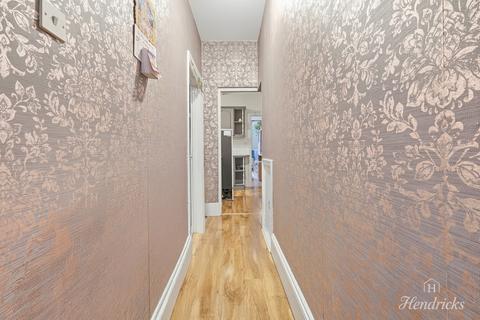undefined, Brightwell Avenue, Westcliff-on-sea, SS0 9