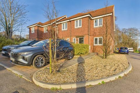 3 bedroom end of terrace house for sale, Dewpond Close, Lancing, BN15 0FA