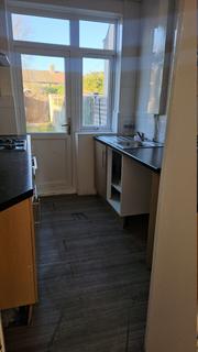 3 bedroom terraced house to rent, Winifred Road, Dagenham RM8