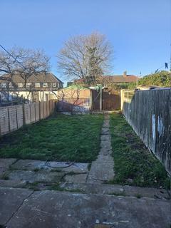 3 bedroom terraced house to rent, Winifred Road, Dagenham RM8