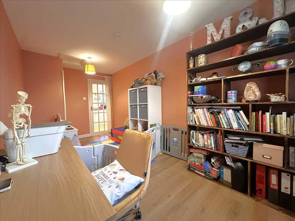 Sitting / Playroom