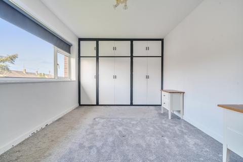 2 bedroom maisonette for sale, Pentland Road, Bushey, Hertfordshire, WD23