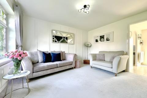 3 bedroom semi-detached house for sale, Vincent Place, Kennington