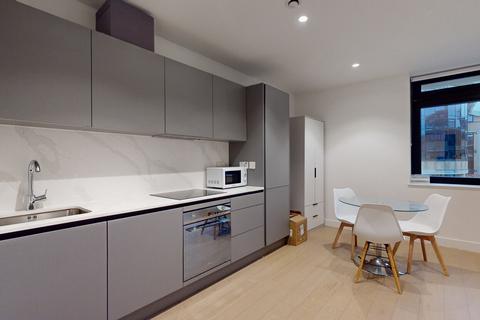 Studio to rent, New Horizons Court