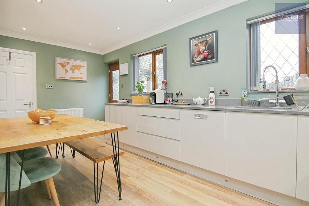 Kitchen / dinning