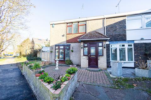 3 bedroom end of terrace house for sale, Dordells, Basildon, SS15