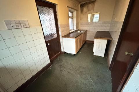 3 bedroom semi-detached house for sale, Castlecroft Road, Bilston