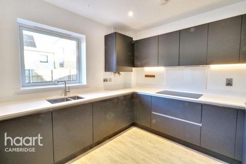 3 bedroom detached house to rent, Walnut Close, Cambridge