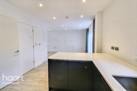 3 bedroom detached house to rent, Walnut Close, Cambridge