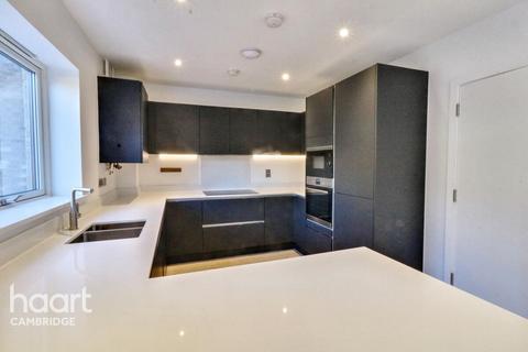 3 bedroom detached house to rent, Walnut Court, Cambridge