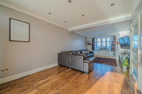 3 bedroom terraced house for sale, Ash Grove, Hounslow TW5