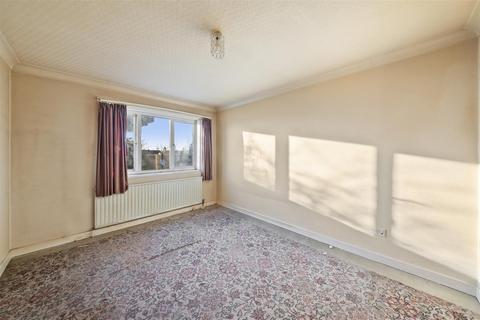 2 bedroom flat for sale, Memorial Close, Hounslow TW5