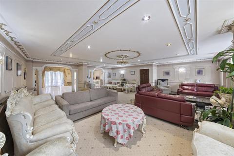 undefined, Beaufort Road, Ealing, London W5