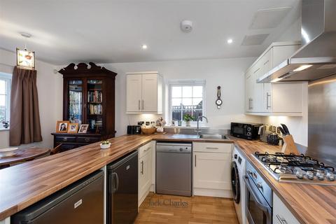3 bedroom semi-detached house for sale, Dowding Road, Biggin Hill, Westerham