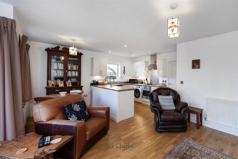 3 bedroom semi-detached house for sale, Dowding Road, Biggin Hill, Westerham