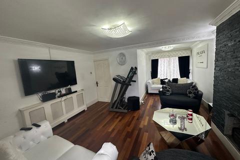 3 bedroom semi-detached house for sale, Oadby, Leicester LE2