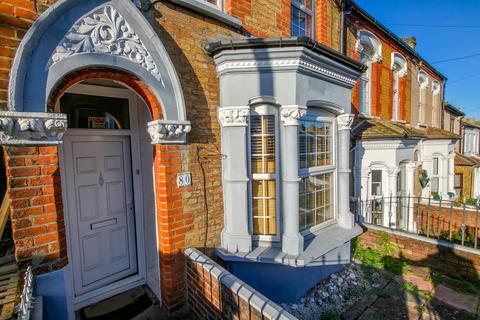 3 bedroom end of terrace house for sale, Purrett Road, Winns Common, London, SE18
