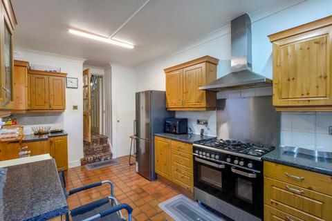 3 bedroom end of terrace house for sale, Purrett Road, Winns Common, London, SE18