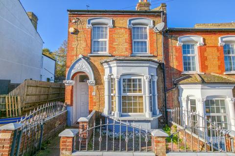 3 bedroom end of terrace house for sale, Purrett Road, Winns Common, London, SE18
