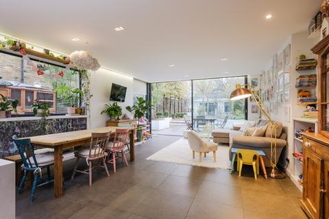 undefined, Montague Road, London SW19