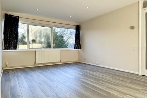 2 bedroom flat to rent, Chichester Court, Chessington Road