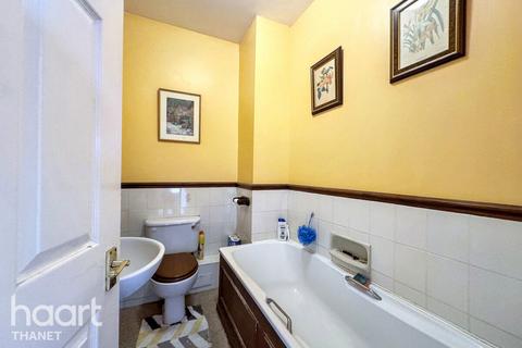 1 bedroom apartment for sale, Royal Crescent, Margate