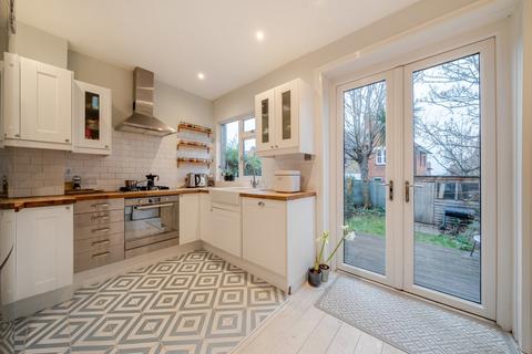 undefined, Lessingham Avenue, London, SW17
