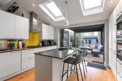 undefined, Vernon Avenue, Raynes Park SW20