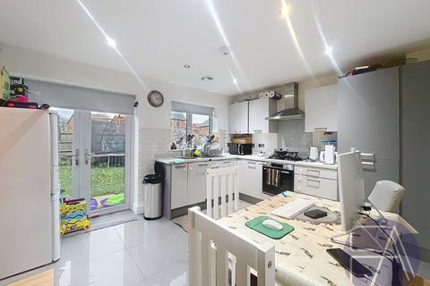 3 bedroom semi-detached house for sale, Chamberlain Close, Southport PR9