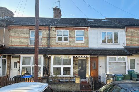 2 bedroom terraced house to rent, Lowestoft Road, Watford, WD24