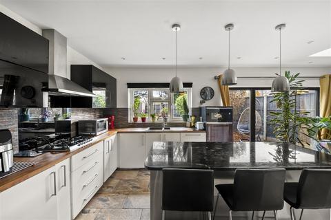undefined, Minterne Avenue, Norwood Green, Southall UB2