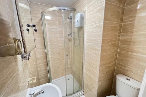 House share to rent, Hamilton Close, London