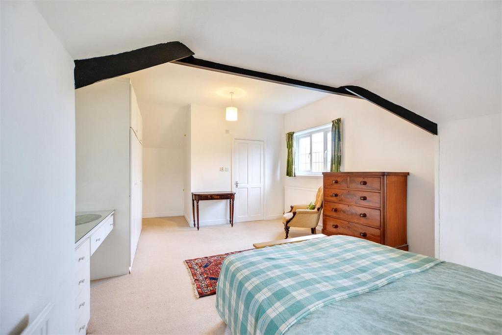 Main Bedroom Suite