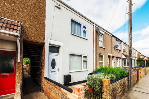 3 bedroom terraced house to rent, Donnington Street, Grimsby, Lincolnshire, DN32