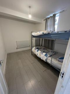 2 bedroom flat to rent, St. Marys Road, Ilford IG1