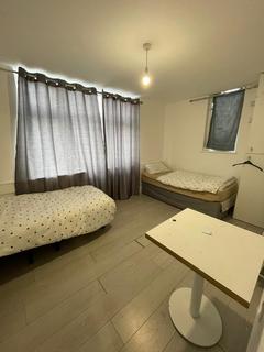 2 bedroom flat to rent, St. Marys Road, Ilford IG1