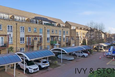 undefined, St. Davids Square, London, Greater London, E14