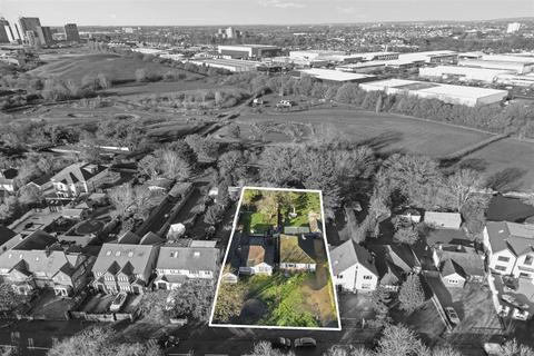 6 bedroom detached bungalow for sale, Tentelow Lane, Norwood Green, Southall UB2