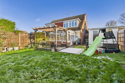 undefined, Filbert Crescent, Crawley RH11