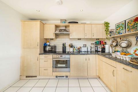1 bedroom flat to rent, Garratt Lane, London SW18