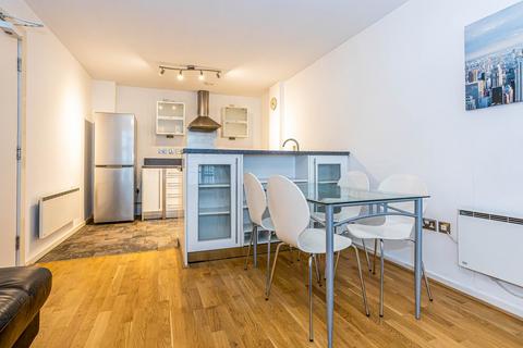 2 bedroom apartment to rent, Blantyre Street, Castlefield, Manchester, M15