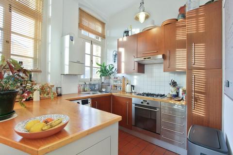 1 bedroom apartment to rent, Gables Close, London