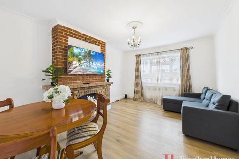 2 bedroom flat for sale, Whalebone Lane South, Dagenham