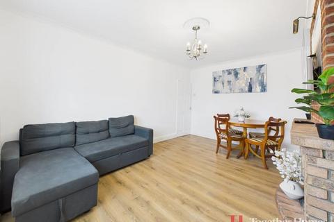 2 bedroom flat for sale, Whalebone Lane South, Dagenham