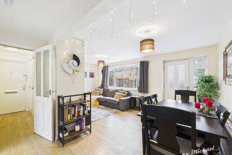 2 bedroom ground floor flat for sale, Victoria Street, Aylesbury, Buckinghamshire