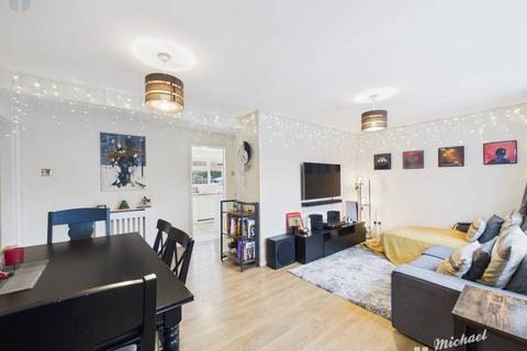 2 bedroom ground floor flat for sale, Victoria Street, Aylesbury, Buckinghamshire