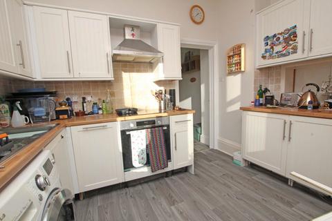 2 bedroom flat for sale, St Johns Road, Eastbourne, BN20 7NB