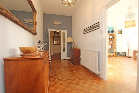 2 bedroom flat for sale, St Johns Road, Eastbourne, BN20 7NB