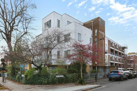 1 bedroom apartment to rent, Elmington Road, London