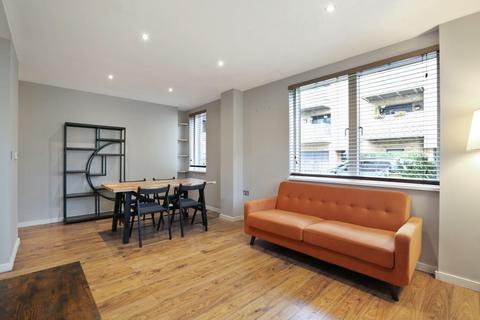 1 bedroom apartment to rent, Elmington Road, London